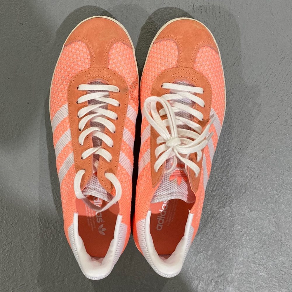 Pink Adidas 7.5